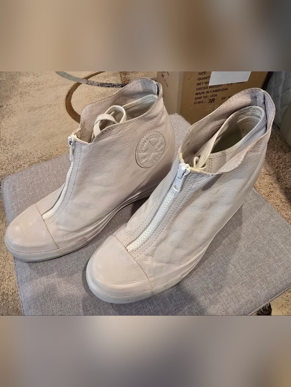 Converse Shroud Women’s Front-Zip High-Top Heel Sneaker Size 9